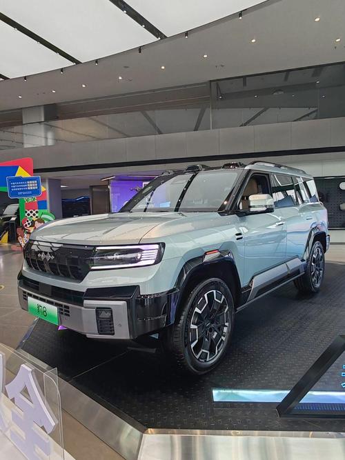 成都221比亚迪方程豹硬派越野的爆款，英菲尼迪35周年与你共成长